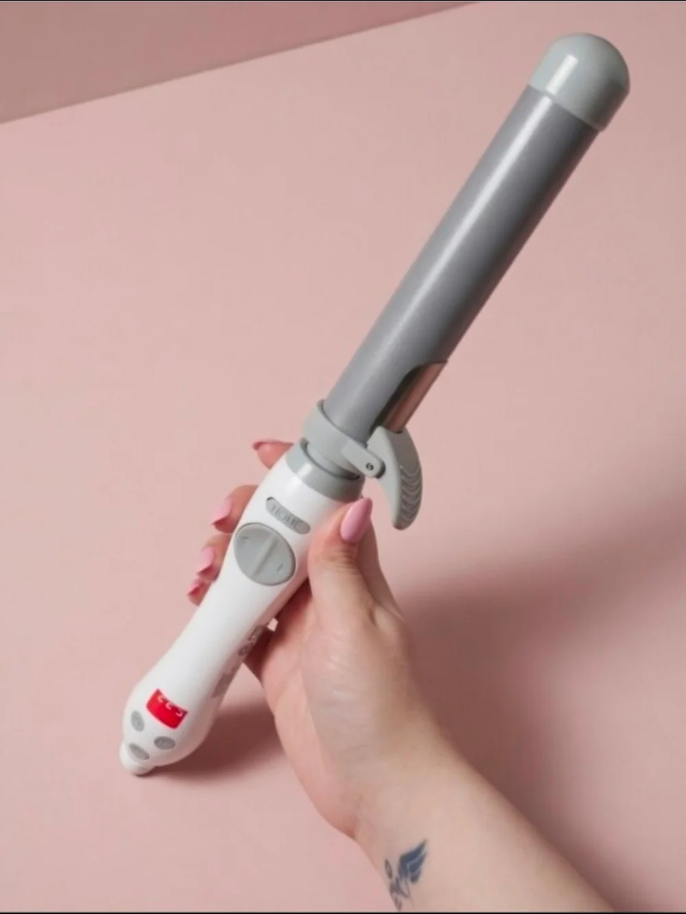 Beachwaver Co S1 Rotating Curling Iron White DV1137/S1 TESTED GREAT Hair Tool